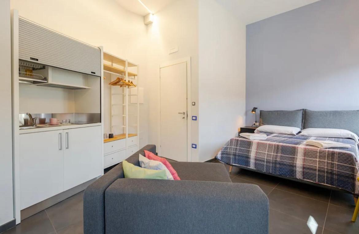 B&B Un Passo Dal Treno Piazza Vittorio Veneto 36-Salerno Station Eksteriør billede